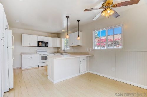 1511 California St, Oceanside, CA 92054-5552