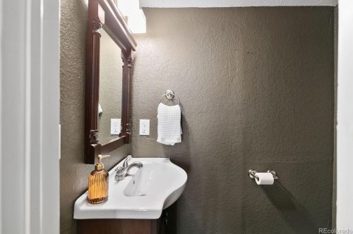 918 Lipan St, Denver CO  80204-3912 exterior