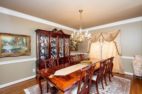 253 Chestnut Lake Way, Lilburn, GA 30047-7058