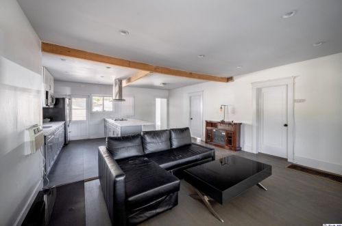 1118 Columbus Ave, Glendale CA  91202-2320 exterior