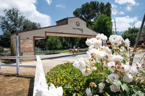 1545 Riverside Dr, Glendale CA 91201-3824 exterior