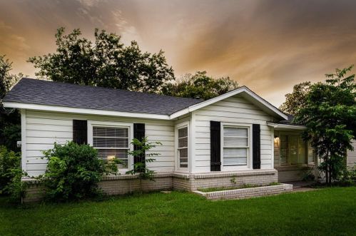 128 Westfork Dr, Fort Worth TX  76114-4333 exterior