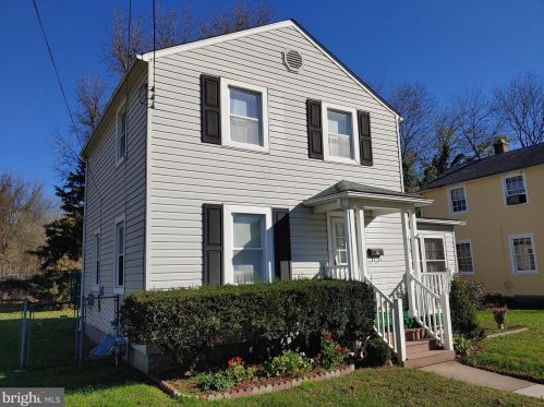 415 Ford St, Aberdeen, MD 21001-3327