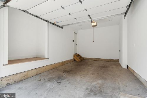 148 Front St, Philadelphia PA 19106-0020 exterior