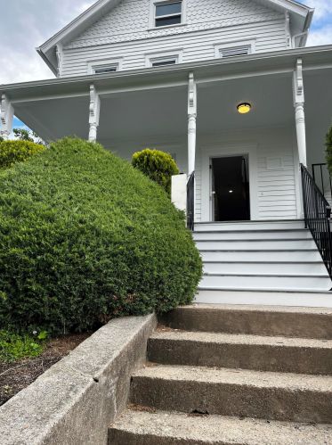 53 Mead Ave, Greenwich CT  06830-6812 exterior