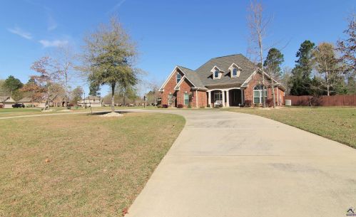2074 Hiwassee Dr, Bonaire GA  31005-2507 exterior