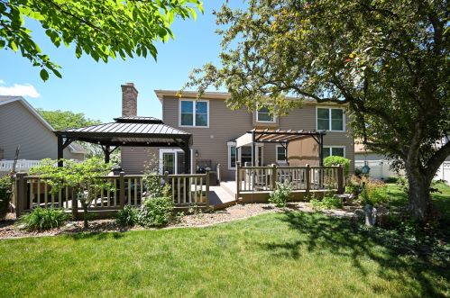 885 Chatham Dr, Carol Stream IL  60188-2979 exterior