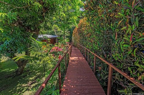 2412 Makiki Heights Dr, Honolulu HI  96822-2546 exterior