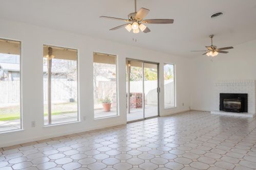 2413 Sussex Ave, Modesto, CA 95358-1046