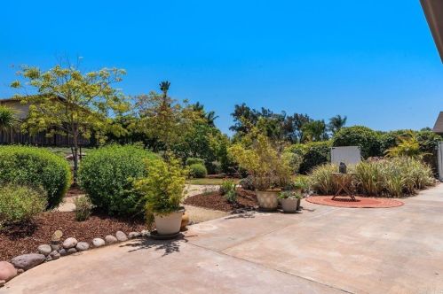 2004 Troy Pl, Vista CA  92084-4831 exterior