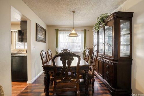 1060 Naples Way, Aurora CO 80017-3170 exterior