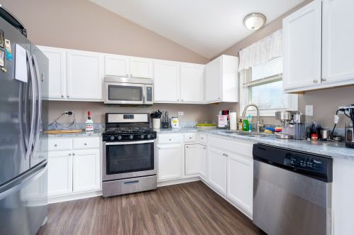 1408 Howland Dr, Joliet IL  60431-6050 exterior