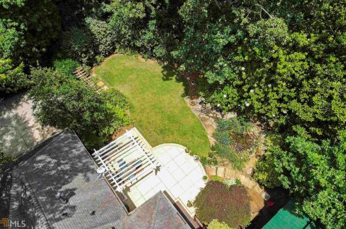 250 Cameron Ridge Dr, Atlanta GA  30328-4709 exterior