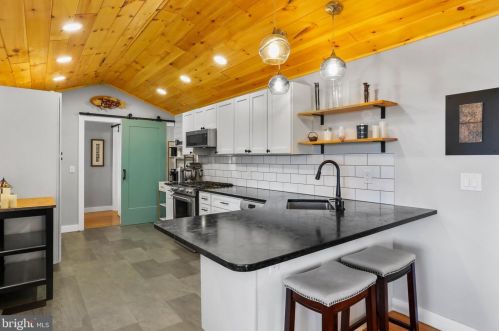 1034 Toms Knob Approach, Lost City WV 26810-8428 exterior