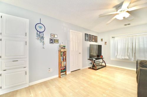 2422 Whispering Cv Cir, Garland TX exterior