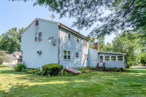 15 Chelsea Ln, Windsor, CT 06095-1421