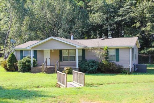 606 Taylor St, Central, SC 29630-9187