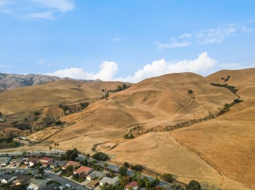 2467 Lacey Dr, Milpitas CA 95035-6122 exterior