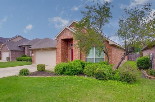 629 Darlington Trl, Fort Worth TX  76131-3543 exterior