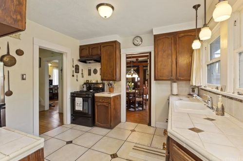 6268 Palm Ave, Riverside CA  92506-2021 exterior