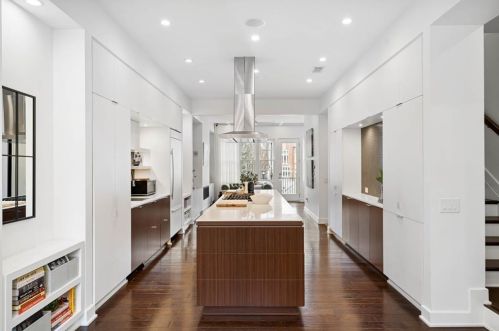 2932 Hermance Dr, Atlanta GA  30319-2704 exterior