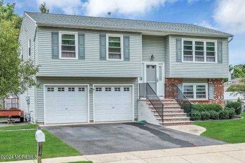 20 Pine Needle St, Wall Township, NJ 07731-2654