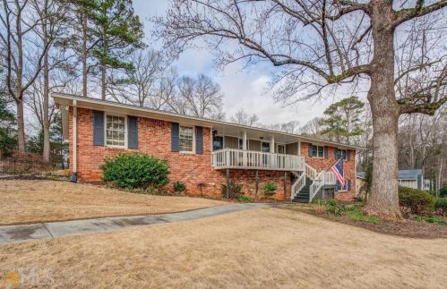 1250 Pine Knoll Ln, Conyers, GA 30013-1246
