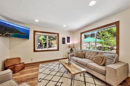 11455 Sitzmark Way, Truckee CA  96161-6163 exterior