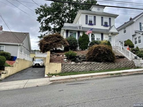 126 Walter Ave, Hasbrouck Heights, NJ 07604-1124