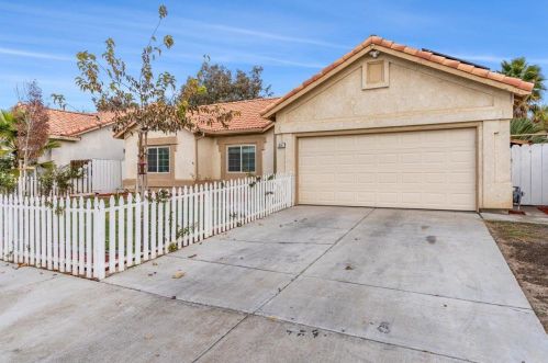 814 El Pinal Ln, Los Banos, CA 93635-2816