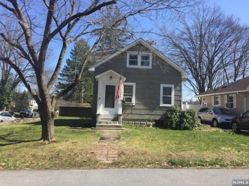 158 Scharer Ave, Rockleigh, NJ 07647-1815