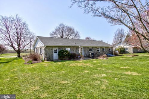 1853 Rockvale Rd, Lancaster PA  17602-1315 exterior