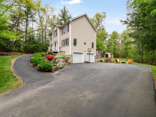 7 Glastombury Dr, Sandown, NH 03873-2165