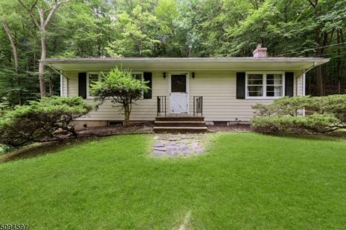 38 Woodland Rd, Morristown, NJ 07960-3343