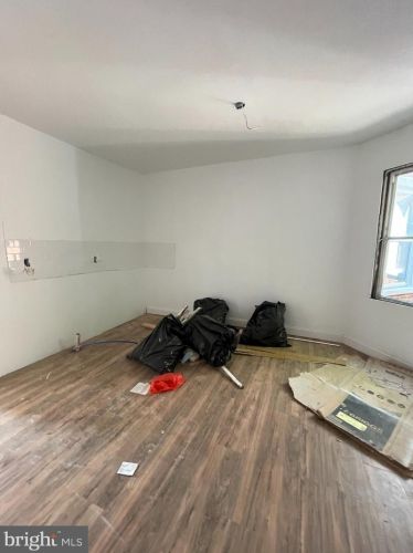 617 61 St, Philadelphia PA 19142-3513 exterior