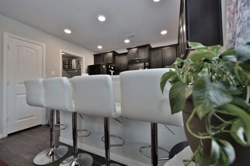 1544 Chama Dr, Fort Worth TX  76119-2666 exterior