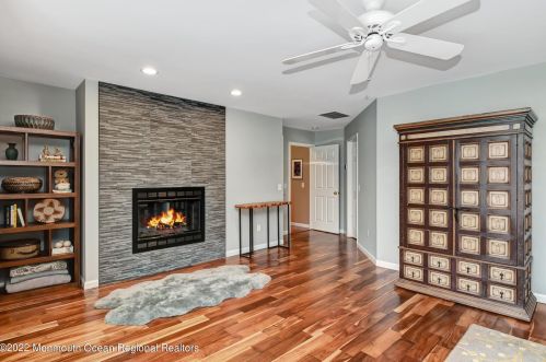 40 Dogwood Rd, Middletown, NJ 07748-3319
