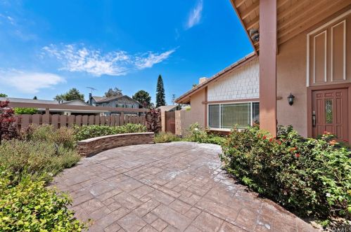 7301 Paseo Laredo, Anaheim, CA 92808-1053