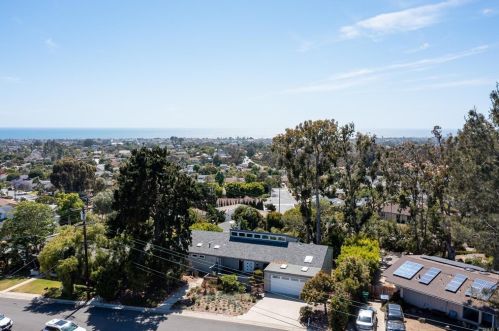 3265 Meadowlark Ln, Carlsbad, CA 92008-2024