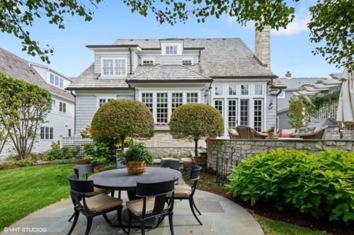 34 Gilbert Ave, Willowbrook IL  60514-1140 exterior