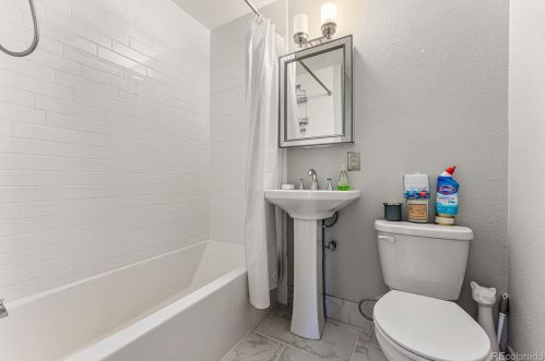 8345 Costilla Pl, Englewood CO 80112-1332 exterior