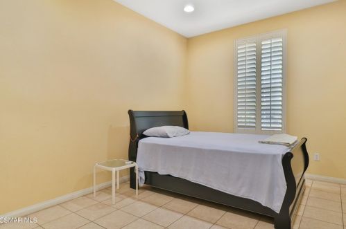 735 Eisenhower Way, Simi Valley CA 93065-8361 exterior