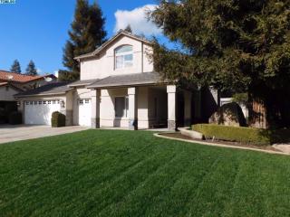 5926 Evergreen Ave, Visalia, CA 93277-5536