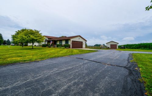 3592 Hampton Rd, Springfield OH  45502-9690 exterior