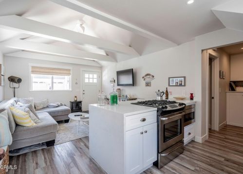 3534 Ocean Dr, Oxnard CA  93035-4345 exterior