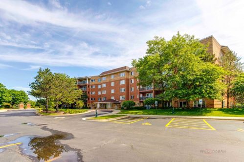 740 Creekside Dr, Mount Prospect IL  60056-6391 exterior