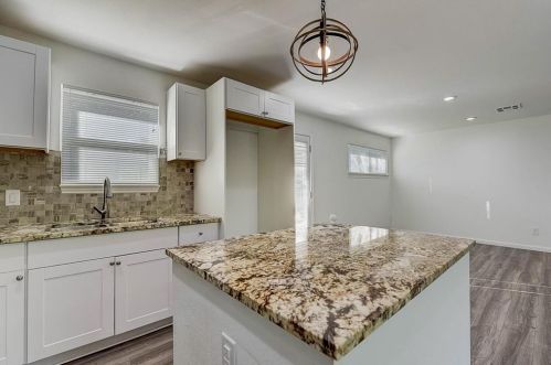 8746 Aldwick Dr, Dallas TX  75238-3420 exterior