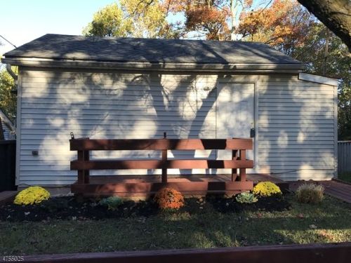 630 Brooklyn Mountain Rd, Hopatcong, NJ 07843-1229