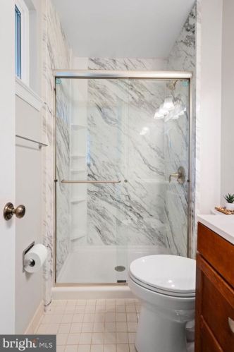 8811 Kenilworth Dr, Springfield VA  22151-1103 exterior