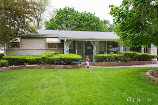 415 Lotus Ln, Glenview, IL 60025-4557